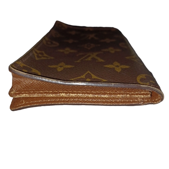 ✨️LOUIS VUITTON PORTE CARTES YEN MONOGRAM BI-FOLD WALLET - Picture 11 of 15